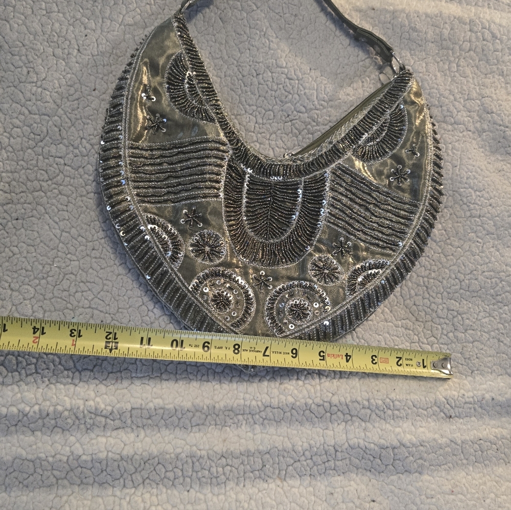 Elegant Silver GREEN Beaded Necklace - Picture 4 of 7